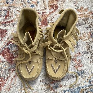 Manitobah Mukluks Harvester Moccasin